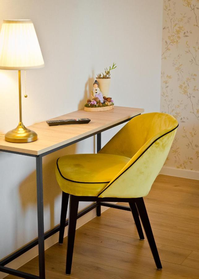 Amber Studio Oradea Apartment Екстериор снимка